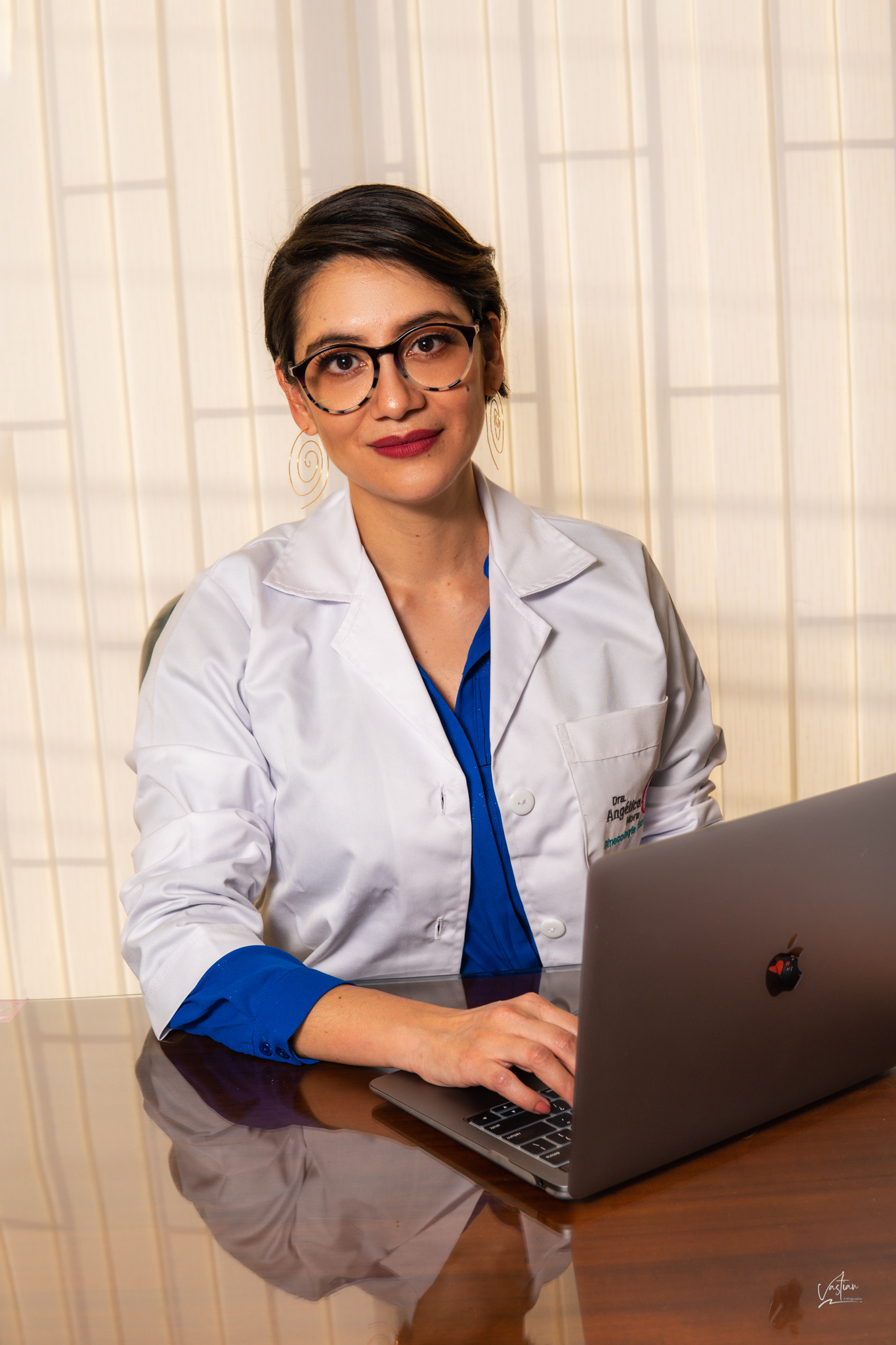 Dr(a). Julie Angélica Mora Enríquez, Ginecóloga — ASOMENOPAUSIA Capítulo Nariño